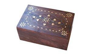 Picture of Holztruhe mit Messingblume