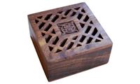 Imagen de Truhe mit Holzgitter
