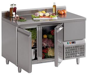 Afbeelding van Umluftkühltisch mit Aufkantung 100mm, 1320x700x850 mm