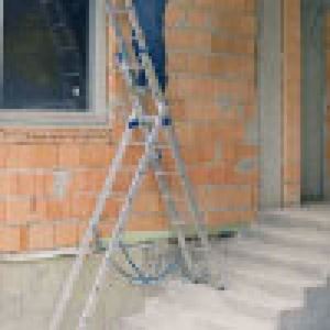 Bild von 3-teilige Mehrzweck-Kombileiter mit 3 x 7 Sprossen - mit Treppenanpassung Hanselifter